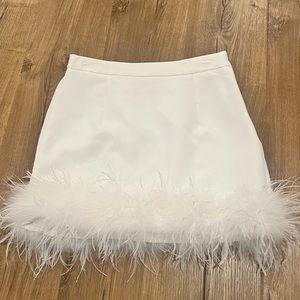 La Ros High Waist White Mini Skirt with Feather Detail
